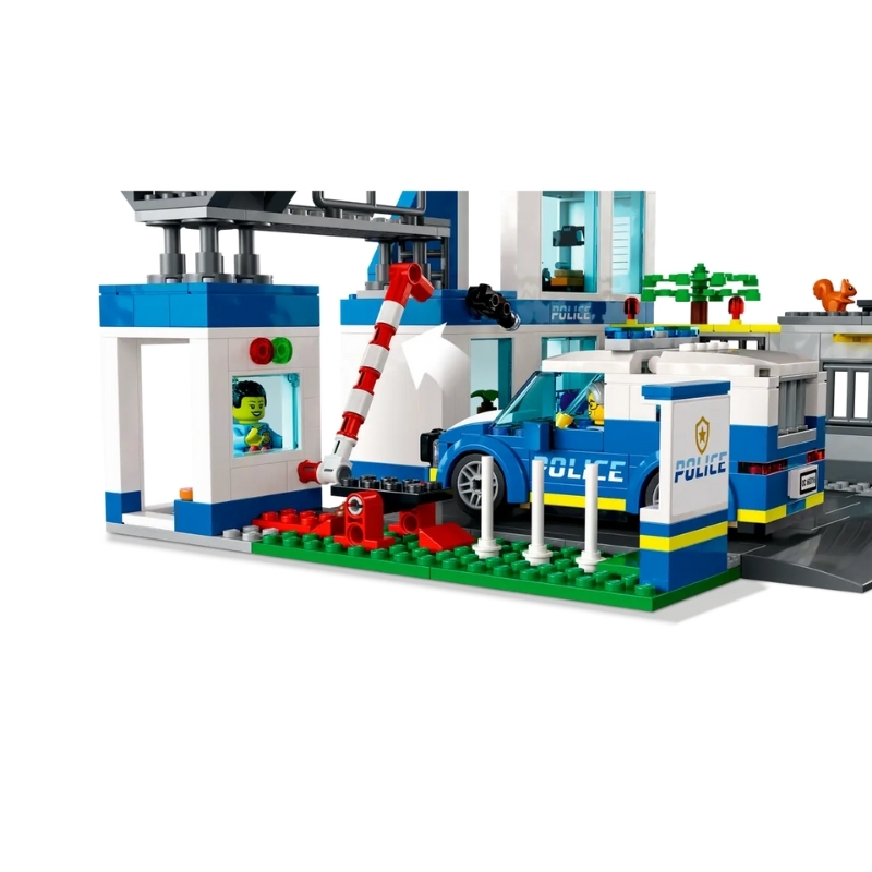 LEGO%20City%20Polis%20Merkezi%2060316%20-%20668%20Parça%206+