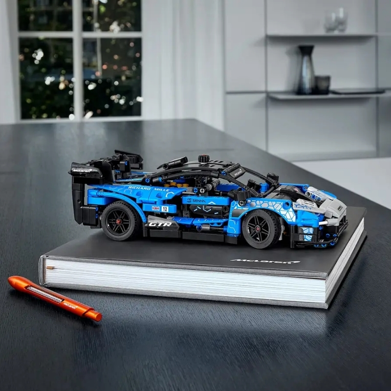 LEGO%20Technic%20McLaren%20Senna%20GTR%2042123%20-%20830%20Parça%2010+